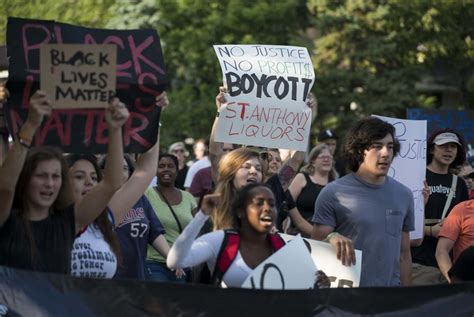 Examples of boycott - The meaning of BOYCOTT is to engage in a concerted refusal to have dealings with (a person, a store, an organization, etc.) usually to express disapproval or to force acceptance of certain conditions.